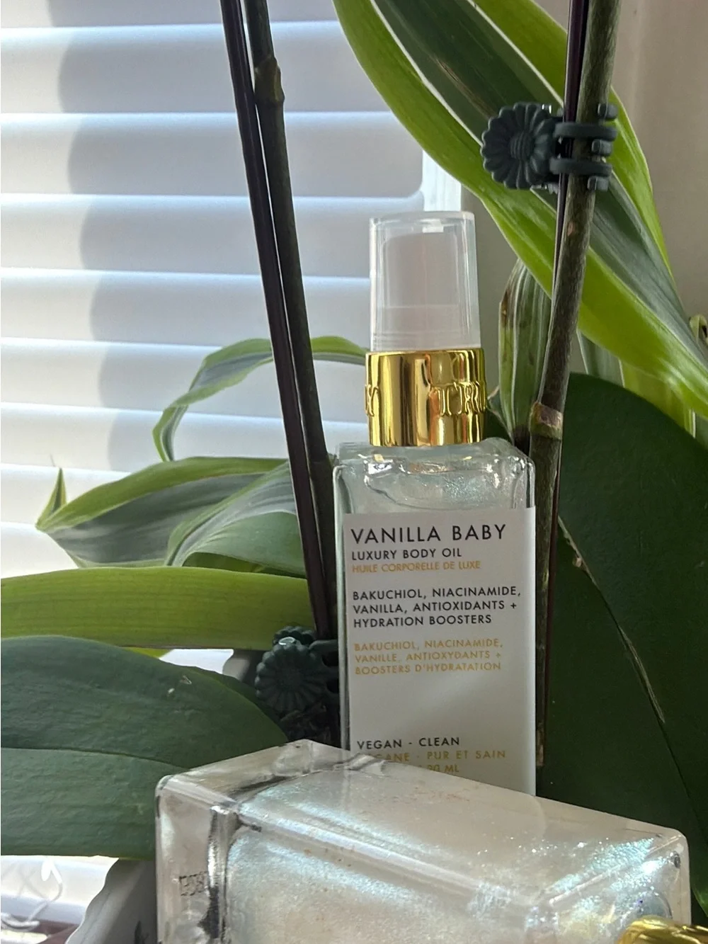 Vanilla Baby Body Oil Spray — White & Gold Bottle